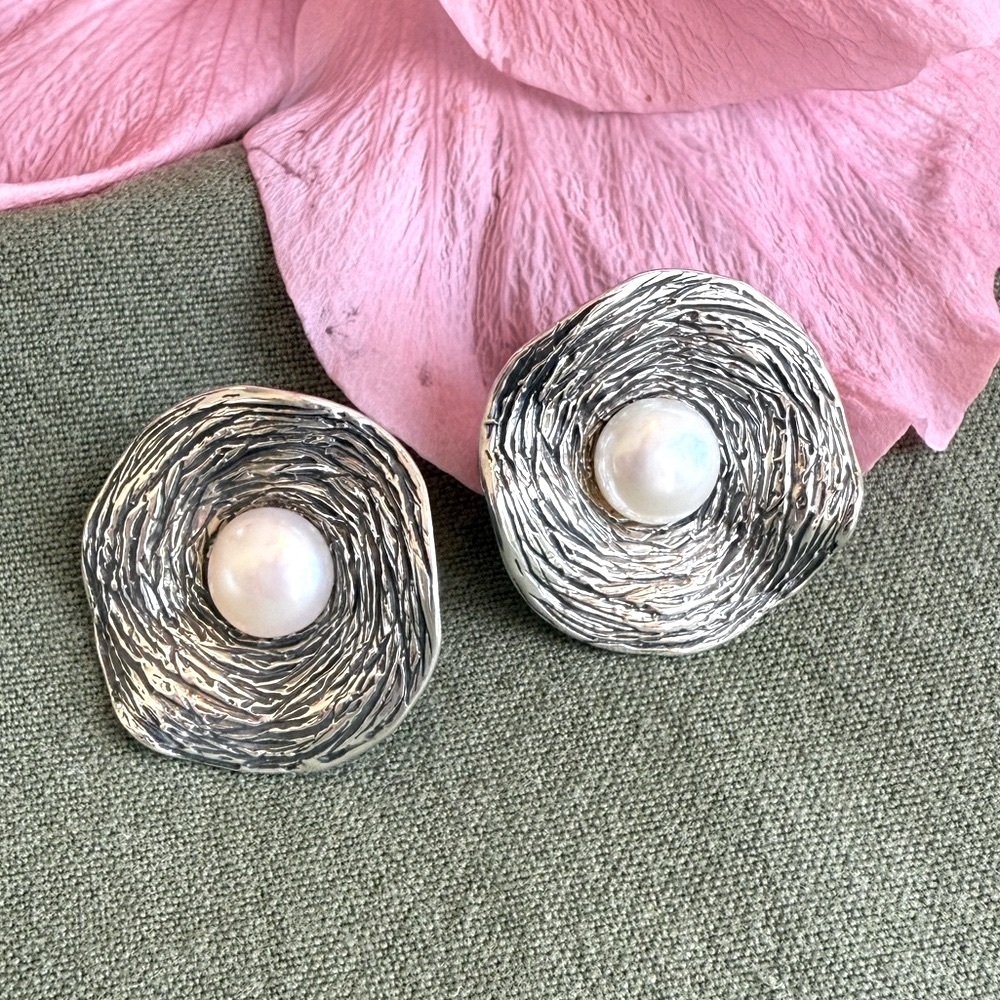 Israel Designer Hagit Gorali 925 Silver earrings with Real Fresh water Pearls.